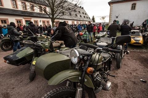 <p>
	Das Schloss Augustusburg beherbergt mit 175 Exponaten eine der größten Motorradsammlungen Europas.</p>
