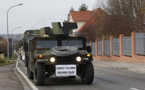 <p>
	Knapp 40 Fahrzeuge der US-Armee haben am Sonntag in der Frankenberger Bundeswehr-Kaserne Station gemacht.</p>
