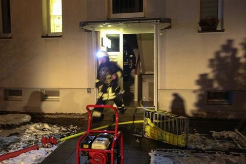 <p>
	Wegen eines Kellerbrands in einem Mehrfamilienhaus an der Karl-Günzel-Straße sind am Mittwochabend acht Bewohner in Sicherheit gebracht worden.</p>
