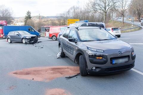 <p>
	Ein BMW-Fahrer übersah am Donnerstag einen in Richtung Frohnau fahrenden Citroën.</p>
