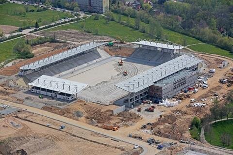 <p>
	Zum Tag der offenen Baustelle am 18. Juni können sich die Besucher das neue Stadion anschauen.</p>
