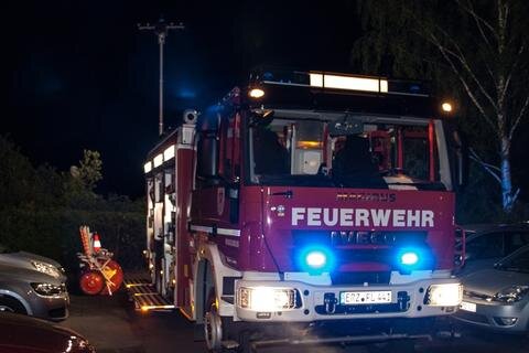 <p>
	Insgesamt waren 35 Kameraden der Feuerwehren Lößnitz, Grüna, Affalter und im Einsatz.</p>
