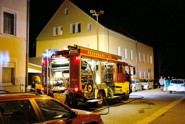 <p>
	Chemnitz. Im Chemnitzer Stadtteil Schönau ist offenbar ein Brandanschlag auf das Fahrzeug eines führenden Vertreters der rechten Szene verübt worden.</p>
