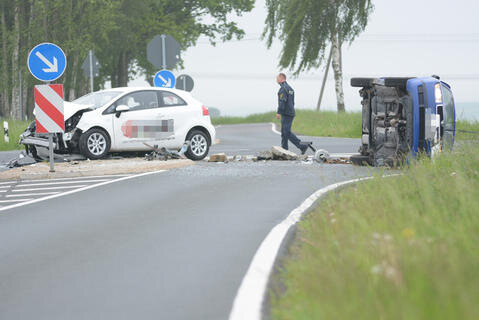 <p>
	Bei einem Unfall auf der S 205 zwischen Freiberg und Hainichen sind am Dienstagnachmittag zwei Autofahrer schwer verletzt worden.</p>
