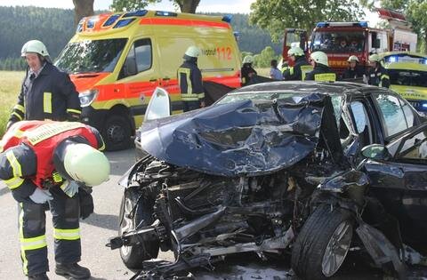 <p>
	Nach dem schweren Unfall zwischen Eibenstock und Wildenthal vom Freitag ist ein weiteres Todesopfer zu beklagen.</p>
