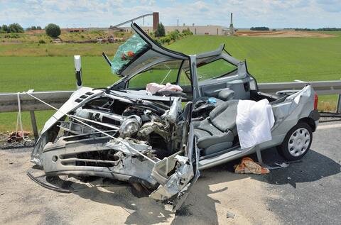 <p>
	Sowohl der 56-jährige VW-Fahrer als auch die Renault-Fahrerin wurden schwer verletzt.</p>
