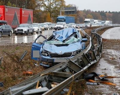 <p>Der Unfall passierte gegen 13 Uhr in Fahrtrichtung Chemnitz.</p>
