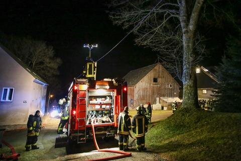 <p>Mit einem Scheunenbrand in Pfaffroda ist für viele Feuerwehrleute der erste Feiertag im neuen Jahr zu Ende gegangen.</p>
