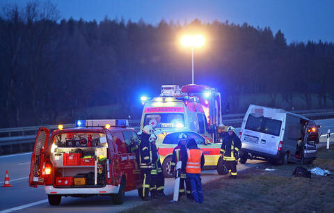 <p>Es entstand Sachschaden in Höhe von insgesamt etwa 26.000 Euro. Im Einsatz war die Feuerwehr Hohenstein-Ernstthal.</p>
