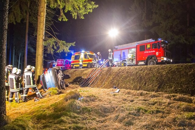 <p xmlns:php="http://php.net/xsl">Bei einem Unfall am Sonntagabend auf der S260 zwischen Zwönitz und Geyer ist ein VW-Fahrer schwer verletzt worden.</p>
