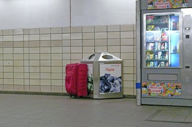 <p xmlns:php="http://php.net/xsl">Spezialkräfte röngten das Gepäckstück - der Koffer war leer.</p>
