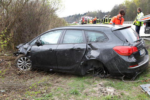 <p>Etwa einen Kilometer nach der Anschlussstelle Hainichen war gegen 16 Uhr ein Fahrer mit seinem Opel nach rechts von der Fahrbahn abgekommen.</p>
