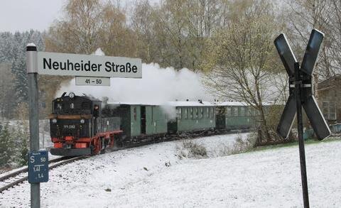<p>Zugeschneiter Zug in Neuheide am Ostermontag<br />
&nbsp;</p>
