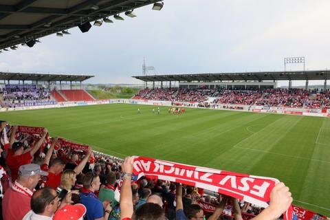 <p>Die Partie im Zwickauer Stadion verfolgten 7.000 Zuschauer.</p>
