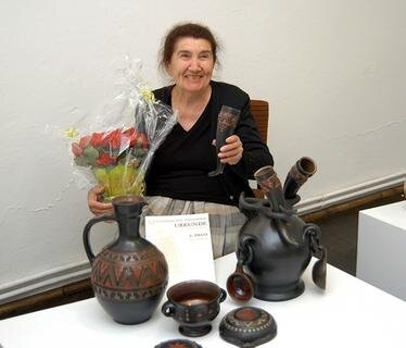 Kleine Frau ganz groß: Raisa Ekaladze aus Tiflis in Georgien gewann den Töpferpreis 2008.