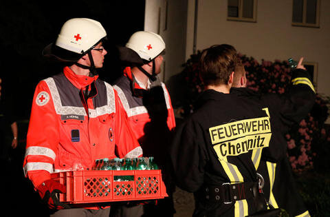 <p>Die Berufsfeuerwehr Chemnitz war mit neun Fahrzeugen vor Ort, zudem die Freiwilligen Feuerwehren Altchemnitz, Adelsberg und Erfenschlag sowie Kleinolbersdorf mit insgesamt sechs Fahrzeugen.</p>
