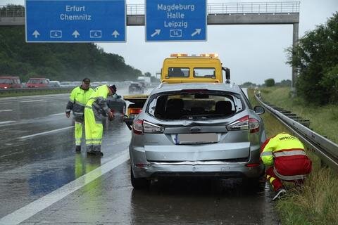 <p>Bei einem Unfall zwischen Berbersdorf und Wilsdruff gab es nach ersten Informationen mindestens drei Verletzte.</p>
