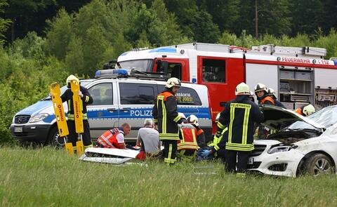 <p>Die Freiwilligen Feuerwehren aus Hohenstein-Ernstthal und Wüstenbrand waren mit 20 Mann und fünf Fahrzeugen im Einsatz.</p>
