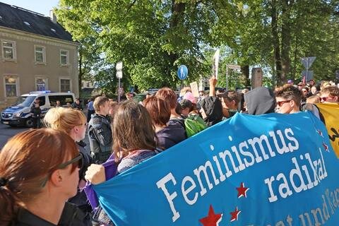 <p>Das Aktionsbündnis für Selbstbestimmung Chemnitz-Erzgebirge verlangt die legale, bedingungslose und kostenfreie Möglichkeit, eine Schwangerschaft bis zur vollendeten 12. Woche zu unterbrechen.</p>
