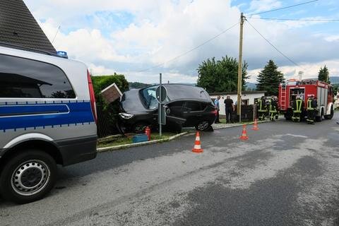 <p>Dabei wurde die Fahrerin leicht verletzt.</p>
