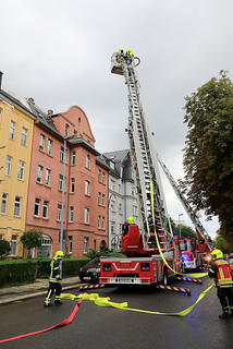 <p>Die Feuerwehr Chemnitz war mit 17 Fahrzeugen vor Ort und konnte das Feuer löschen.</p>

