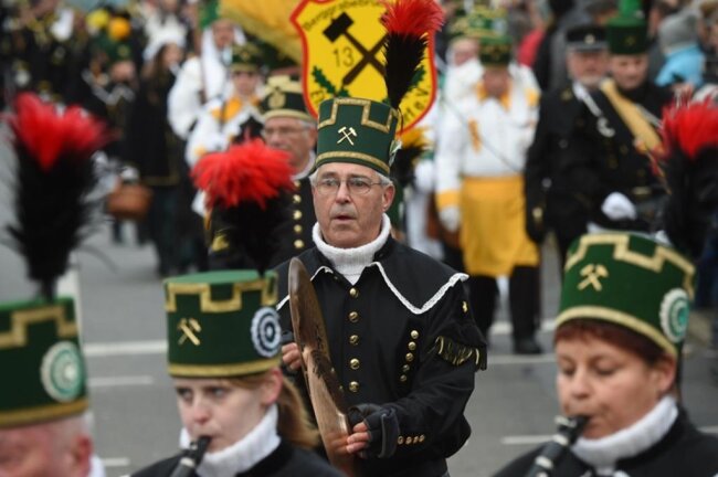 <p>Die große Abschlussbergparade findet am 23. Dezember traditionell in Annaberg-Buchholz statt.</p>
