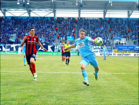 <p>Torchance für den Chemnitzer FC.&nbsp;Daniel Frahn ist am Ball.</p>
