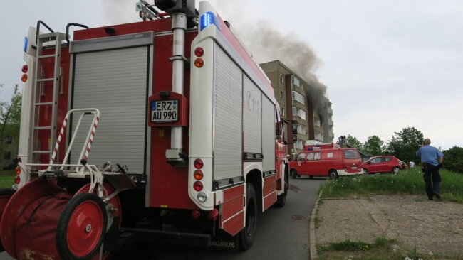 <p>Das Feuer brach gegen 15 Uhr in einer der Wohnungen an Ringstraße aus.</p>
