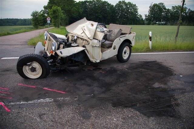 <p>&nbsp;Ein 49-Jähriger wollte mit seinem Jeep US-amerikanischer Bauart, von Memmendorf kommend, links in den Pfarrweg einbiegen.</p>
