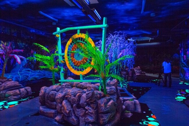 <p>Die Anlage im alten Sportpark ist als Fantasiewelt konzipiert und soll an Pandora erinnern, den fiktiven Planeten aus dem Film Avatar.</p>
