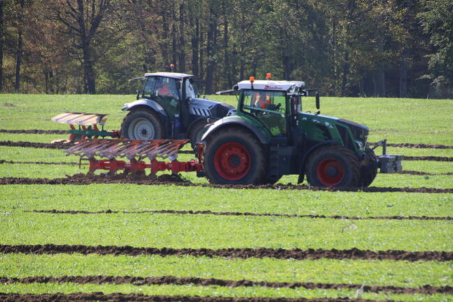 <p>Der Wettbewerb wurde während des Traktor- und Oldtimertreffens der Firma Landtechnik Nürnberger ausgetragen.</p>
