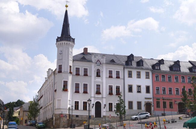 <p>Das markante Rathaus von Kirchberg</p>
