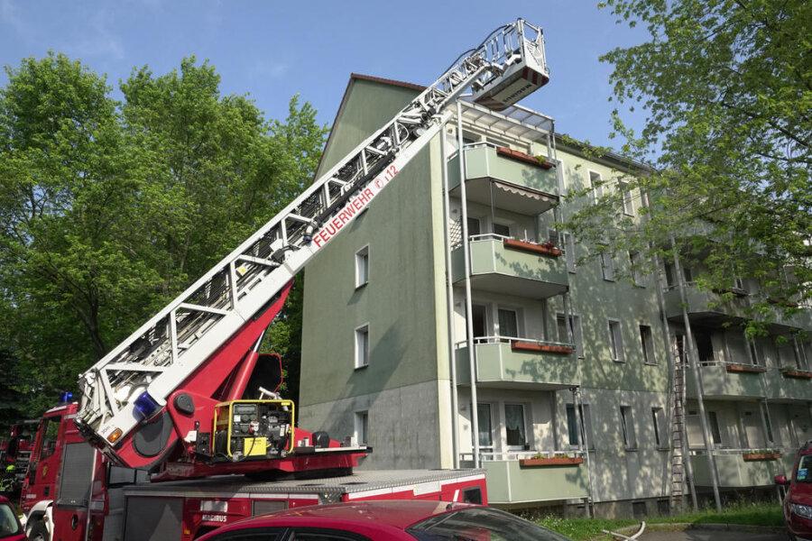 <p>Gegen 17. 20 Uhr ging ein Notruf bei der Rettungsleitstelle ein, wonach in der Wohnung des Mannes im ersten Stockwerk ein Feuer ausgebrochen sei.</p>
