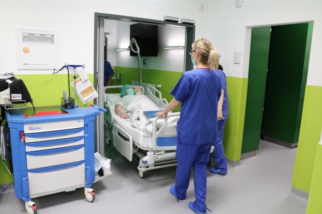 <p>In das Herzkatheterlabor wurden laut Krankenhaussprecherin Dr.Ulrike Träger rund drei Millionen Euro investiert.</p>
