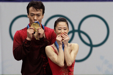 Shen Xue und Zhao Hongbo siegten im Eiskunstlauf der Paare.