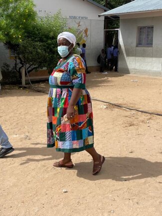 <p><font face=".SFUI-Regular">Festkleidung zum 32. Jahrestag der Unabhängigkeit Namibias wird bereits eine Woche vorher getragen.</font></p>
