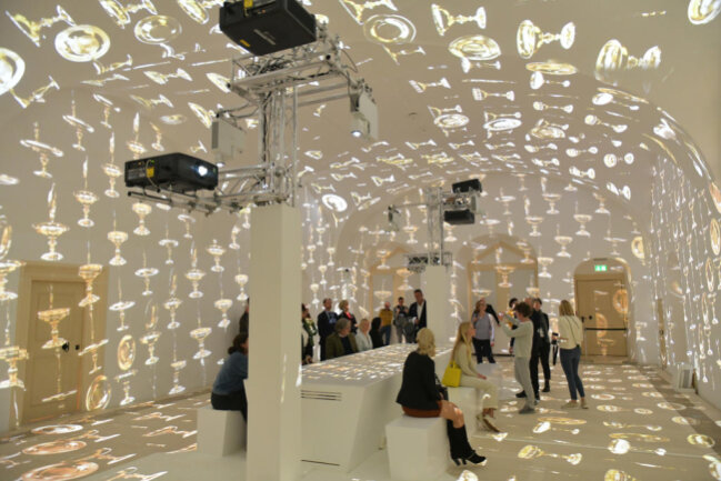 <p>Ein Höhepunkt der Sonderausstellung&nbsp;ist die 360-Grad-Projektionsshow "Tafelfreuden und Feste", die den Besucher in die Zeit&nbsp;vor mehr als 400 Jahren&nbsp;eintauchen lässt.&nbsp;</p>
