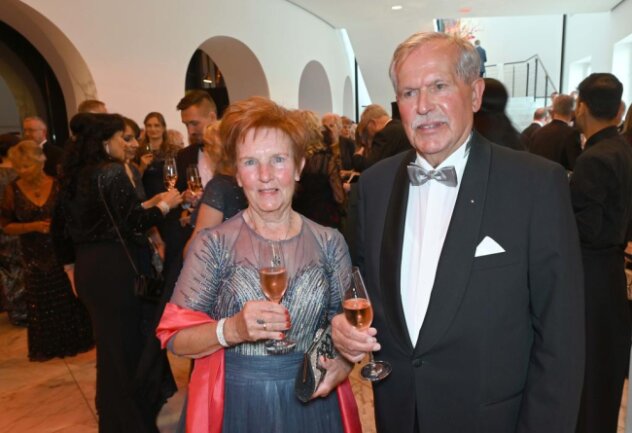 <p>Regine und&nbsp;Prof. Klaus-Jürgen Matthes.</p>
