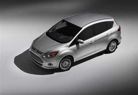 <p>
	Ford C-MAX Hybrid</p>
<p>
	Die neue Generation des Ford C-Max punktet mit weiterentwickeltem Ford kinetic Design sowie verbesserter Straßenlage. In punkto Fahreigenschaften überzeugt er durch erweiterte Flexibilität, leisere Motoren und erhöhte Dynamik. Unter dem Namenszusatz &quot;Energi&quot; wird der Kompakt-Van zum Plug-in-Hybriden, der streckenweise rein elektrisch fährt.</p>
