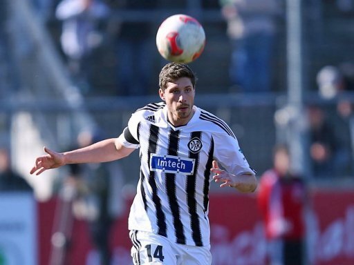 0:3 in Aalen: Dynamo muss Relegation fürchten - Tim Kister leitet Dynamo-Niederlage ein