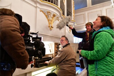 In Nassau drehte der MDR vor einiger Zeit. Peter Kleinert erzählte Episoden zur Silbermann-Orgel.