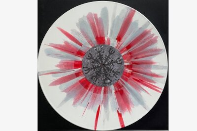 Weißes Vinyl mit grau-rotem Splatter-Effekt: Das Label North Steel Industries aus Hongkong hat die optisch (!) bisher schickste Variante des 2010 erschienenen "Invictus"-Albums von Heaven Shall Burn gepresst.