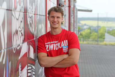 Von Der U23 von Hannover 96 kommt Rene Rüther zu den Zwickauer Schwänen.