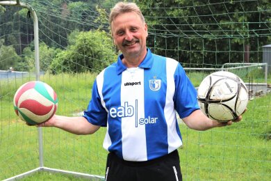 Sportlehrer, Fan des 1. FC Magdeburg, Volleyballer und Vereinsvorsitzender: Udo Haußmann aus Hennersdorf feiert seinen 60. Geburtstag.