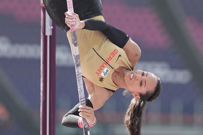 Stabhochspringerin Jacqueline Otchere  in der Qualifikation bei der Leichtathletik-Europameisterschaft in Rom.