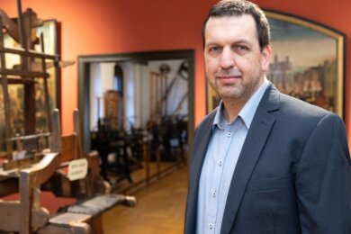 Der 46-jährige Martin Straßburger aus dem Sauerland ist der neue Leiter der Städtischen Museen in Annaberg-Buchholz - hier in der Dauerausstellung im Erzgebirgsmuseum. 