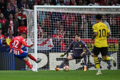 1:2 in Madrid - Haller rettet BVB-Hoffnungen aufs Halbfinale - Atlético Samuel Lino (l) erhöhte auf 2:0.