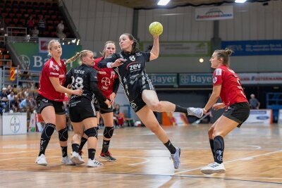 1. Handball-Bundesliga: Damen des BSV Sachsen Zwickau verlieren in letzter Sekunde - Diana Dögg Magnusdottir schaffte beim 23:22 die Führung. 