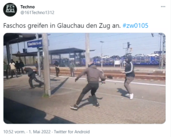 1. Mai in Zwickau: Friedliche Demos trotz Angriffen während der An- und Abreise - Am Bahnhof Glauchau warfen Anhänger des III. Weges Steine auf einen Zug, in dem Gegendemonstranten unterwegs nach Zwickau waren. 
