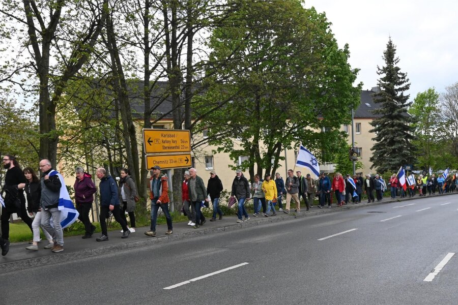 10. Annaberger Gedenkmarsch für ermordete Juden - 106 Teilnehmer liefen beim „Marsch des Lebens“ durch Annaberg-Buchholz.